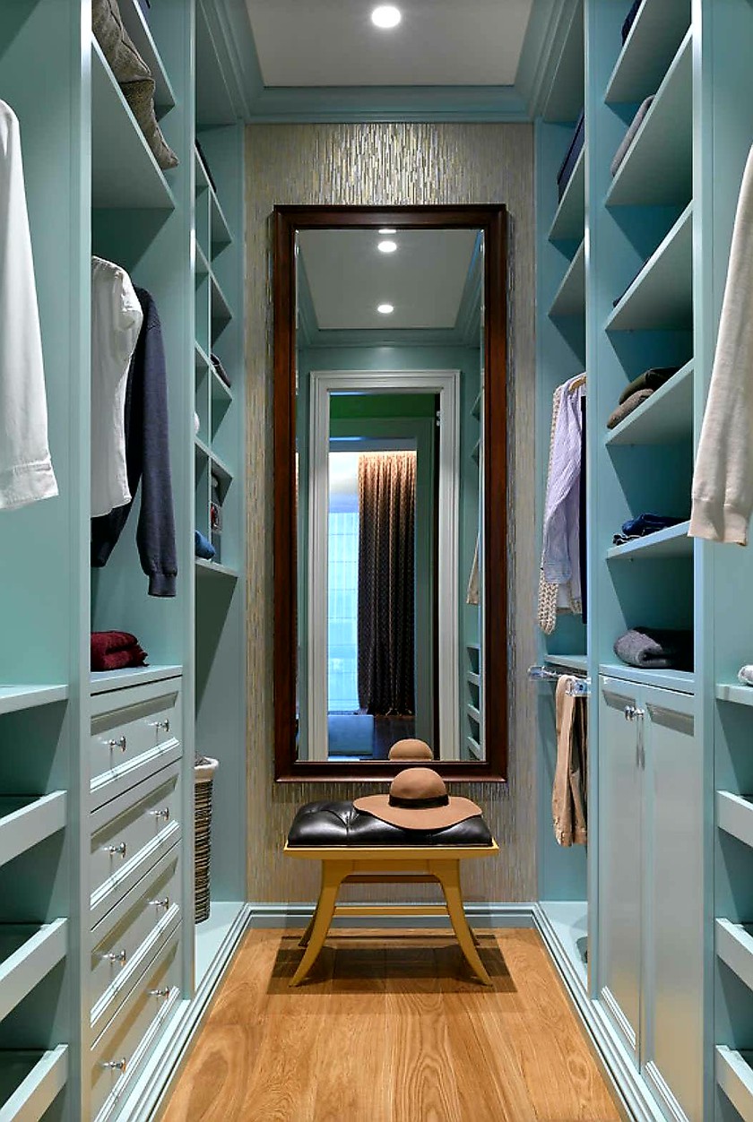 Параллельная гардеробная комната с большим зеркалом Сызрань