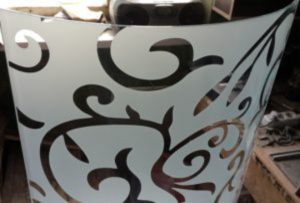 Стекло радиусное с пескоструйным рисунком для радиусных дверей Сызрань